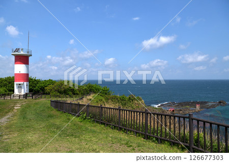 津輕半島最美的風景：高野崎海灘的高野崎燈塔 126677303