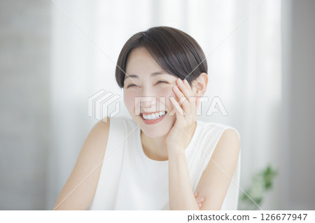 感到保濕的女人 感到保濕的女人 126677947