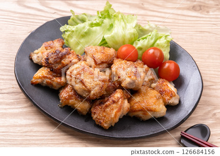 Deep-fried chicken thighs (soy sauce and koji marinated chicken) 126684156