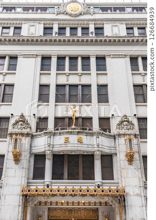 Nihonbashi Mitsukoshi Main Store Main Building (Important Cultural Property) A long-established department store of Mitsukoshi Isetan Holdings, located in Nihonbashi Muromachi, Chuo Ward, Tokyo 126684939