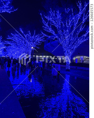 Blue light up 126685573