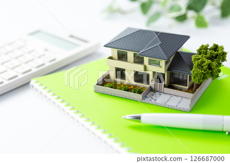 House model, calculator and notebook 126687000