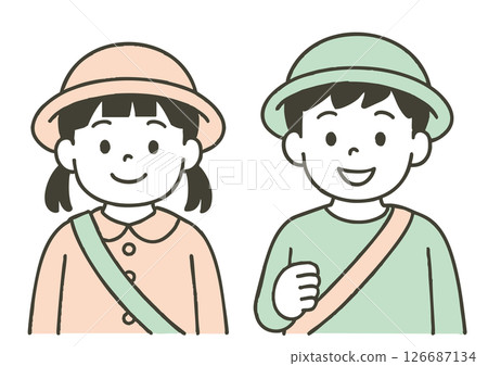 戴著校帽的幼兒男孩和女孩 126687134