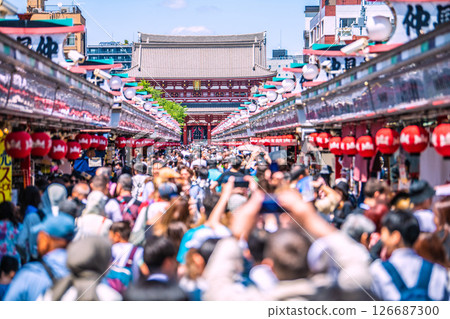 Tokyo cityscape in Japan Foreign... Sensoji Temple crowded with foreigners... = 28th 126687300