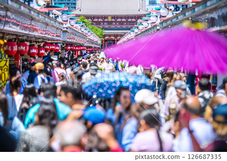日本東京城市景觀外國...淺草寺擠滿了外國人......=28日 日本東京城市景觀外國...淺草寺擠滿了外國人......=28日 126687335