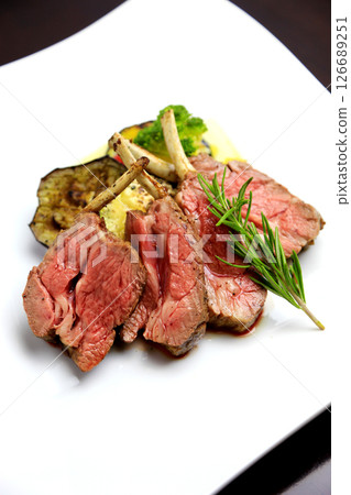 Bone-in meat dish 1 126689251