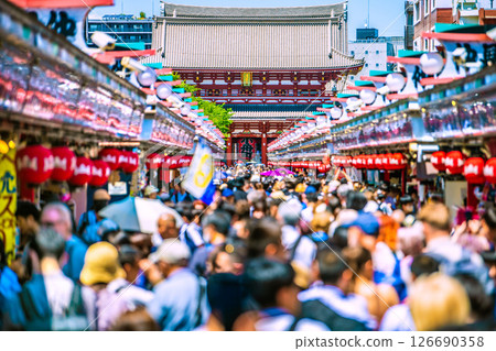 Tokyo cityscape in Japan: Sensoji Temple crowded with tour groups and foreign tourists on the 28th 126690358