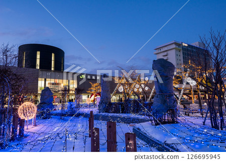 [Hakodate Station] Evening scenery in front of the station 126695945