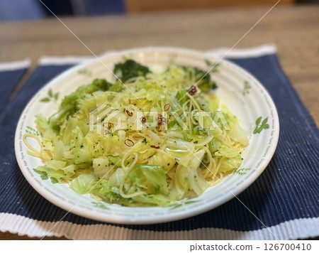 捲心菜和西蘭花 Peperoncino 捲心菜和西蘭花 Peperoncino 126700410