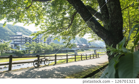 初夏和新綠的自行車影像（三朝溫泉） 126701321