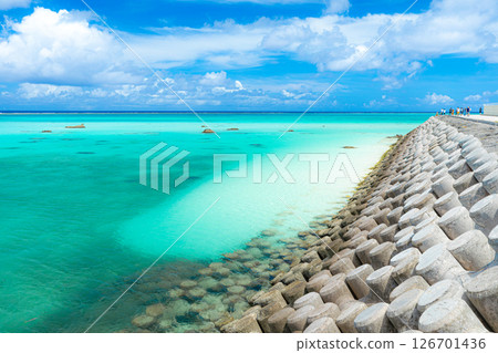 從宮古島經橋可到達的下地島和下地機場 17END 126701436