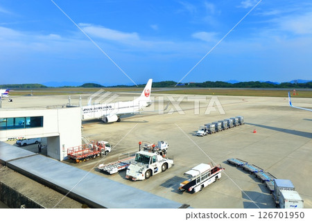 [廣島縣] 晴朗天氣下的廣島機場跑道 126701950