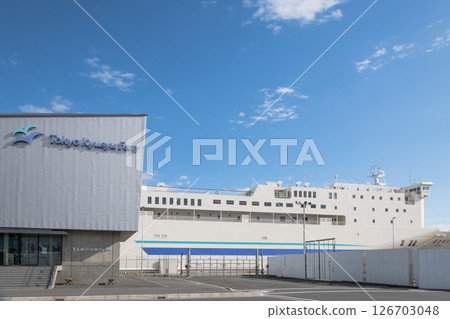 [Tokyo Kyushu Ferry, before departure of Hamayu bound for Shinmoji Port at Yokosuka Port] 126703048