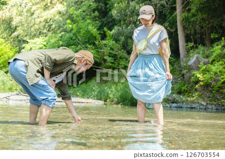 Camping river play 126703554
