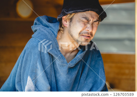 享受桑拿的男士 126703589