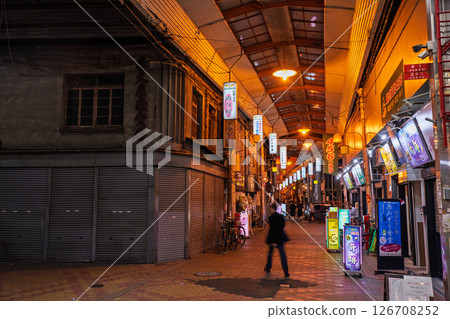 <Osaka Prefecture> Nishinari: A nostalgic shopping street <Osaka Prefecture> Nishinari: A nostalgic shopping street 126708252