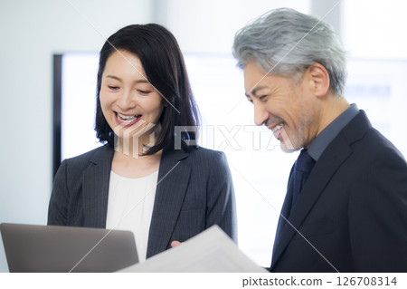 business people meeting 126708314