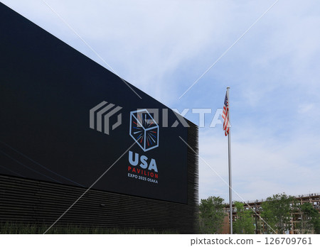 Outdoor screen and large roof ring of the American Pavilion at the EXPO 2025 Osaka Kansai Expo 126709761