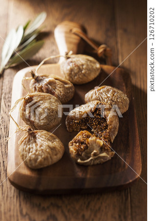 Dried fig Dried fig 126710202