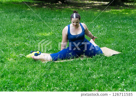 woman and sports 126711585