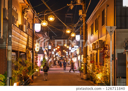 Osaka Prefecture: Tobita Shinchi, an adult entertainment district 126711840