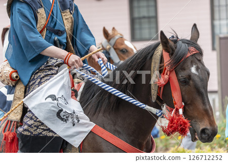 相馬野馬追:福島縣南相馬市的裝飾馬 相馬野馬追:福島縣南相馬市的裝飾馬 126712252
