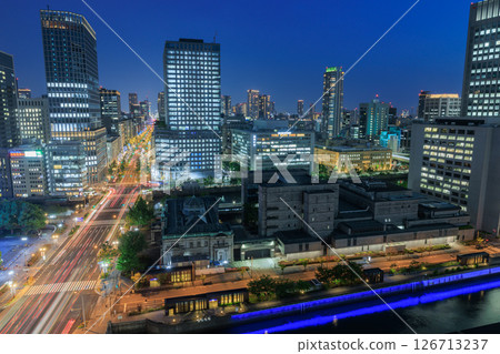 大阪禦堂筋、中之島淀宮橋附近的夜景 大阪禦堂筋、中之島淀宮橋附近的夜景 126713237