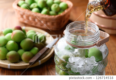 Harvested Kishu Nankou plums and green plums to make plum wine 126714518
