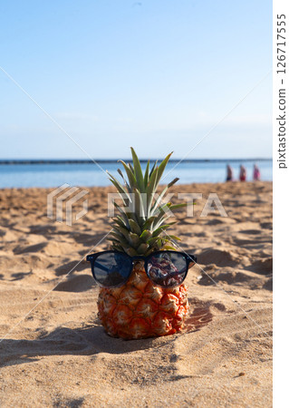 pinapple ob a beach 126717555