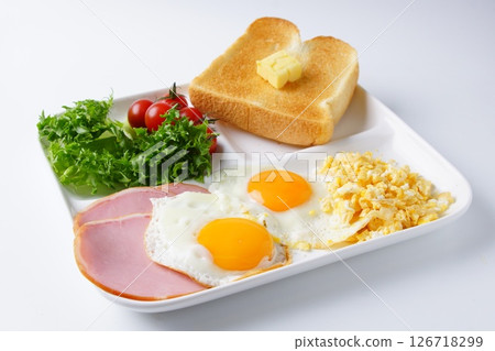 烤麵包和煎蛋早餐 烤麵包和煎蛋早餐 126718299