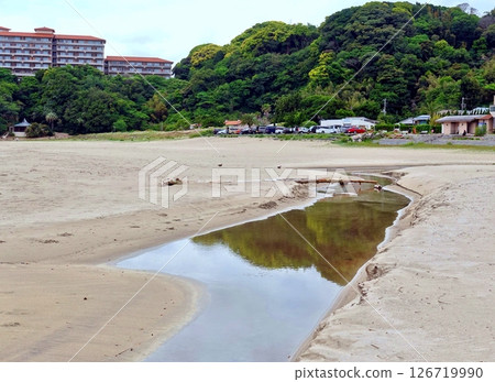 The pale colors of the spring beach The pale colors of the spring beach 126719990
