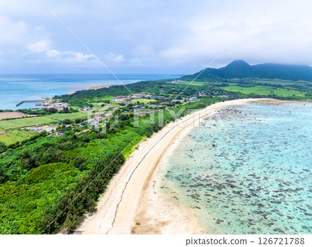 Sekahohama Beach near Tamatorizaki (Ishigaki City, Okinawa Prefecture) Sekahohama Beach near Tamatorizaki (Ishigaki City, Okinawa Prefecture) 126721788