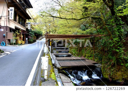 京都市：貴船川沿岸的街道、河畔餐廳及清新綠地 126722269