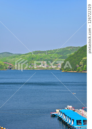 [Aichi Prefecture] Inuyama City: Fresh greenery at Iruka Pond 126722329
