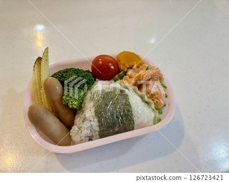 Children's lunch box Children's lunch box 126723421