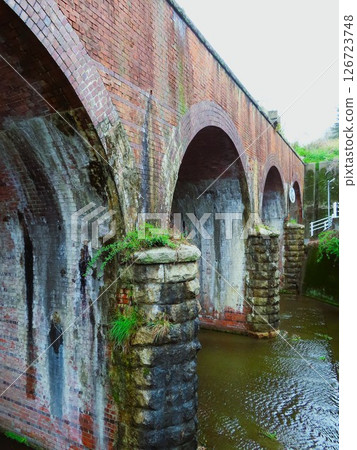 Yontetsuanamon Gate in Mitsuishi, Bizen City, a four-arch bridge made of red bricks, built when the Sanyo Railway was opened, a civil engineering heritage site Yontetsuanamon Gate in Mitsuishi, Bizen City, a four-arch bridge made of red bricks, built when the Sanyo Railway was opened, a civil engineering heritage site 126723748