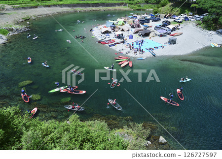 Busy campsite at Doigawa River 126727597