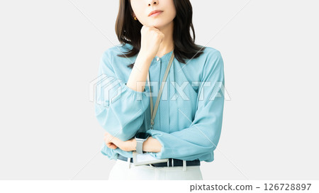 A woman thinking/businesswoman 126728897