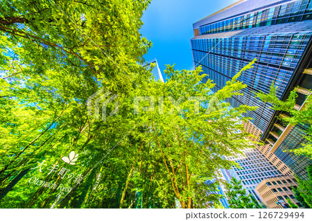 日本東京城市景觀，俯瞰大手町森林和其他地區。煥發新綠的商業區…邁向新時代…=28 126729494