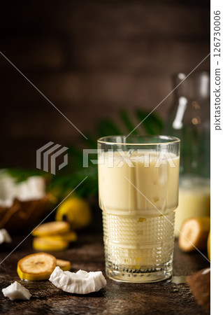 banana coconut cocktail 126730006