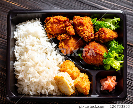 Take-out fried chicken lunch 126733893