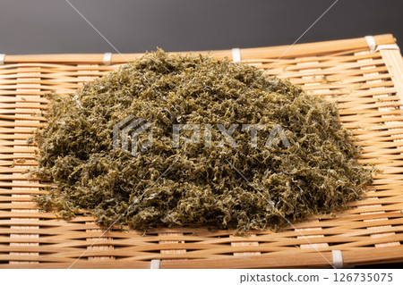 [Toyama Prefecture] Black Tororo Konbu (Konbu from Hokkaido) 126735075