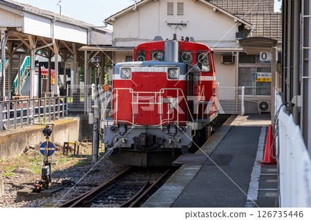 DE10 diesel locomotive of the Watarase Keikoku Railway 126735446