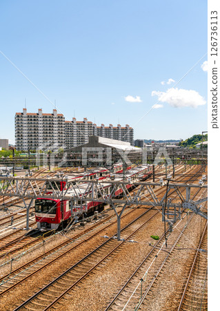 [Kanagawa Prefecture] Cityscape with trains running (April 2025) 126736113