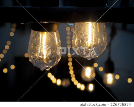 下北澤的燈泡照明 126736834