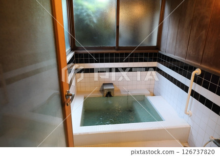 The bath in the orchid room of the Togura Kamiyamada Onsen Sasaya Hotel 126737820