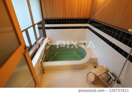 The bath in the Kiku-no-Hori no Mushi room at Sasaya Hotel in Togura Kamiyamada Onsen 126737821