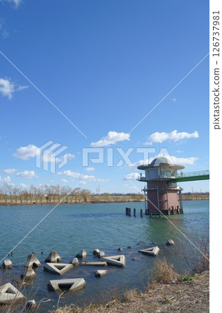 Kanamachi Water Purification Plant No. 3 Water Intake Tower Round Cap 126737981