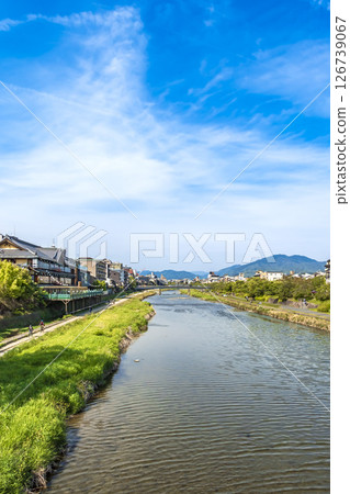 Kamo River view from Gojo Ohashi Bridge 126739067