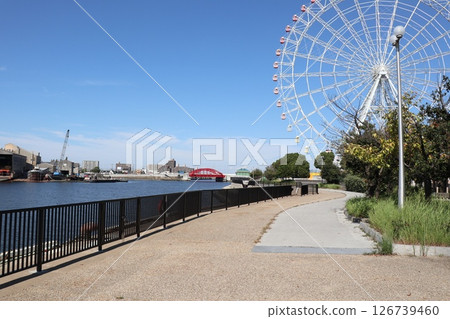 Nagoya harbor garden head 126739460